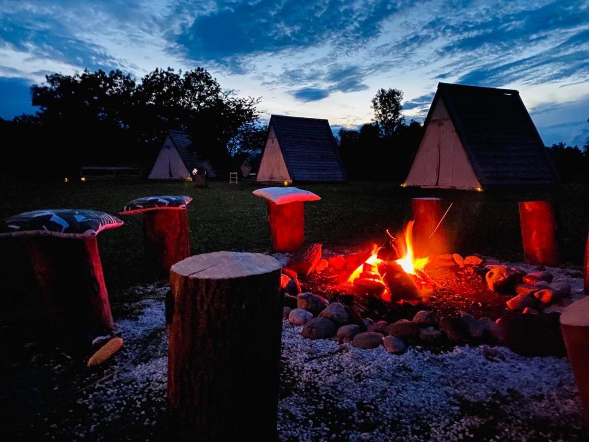 Greenvalleyglamping Sesce Pri Preboldu Екстер'єр фото